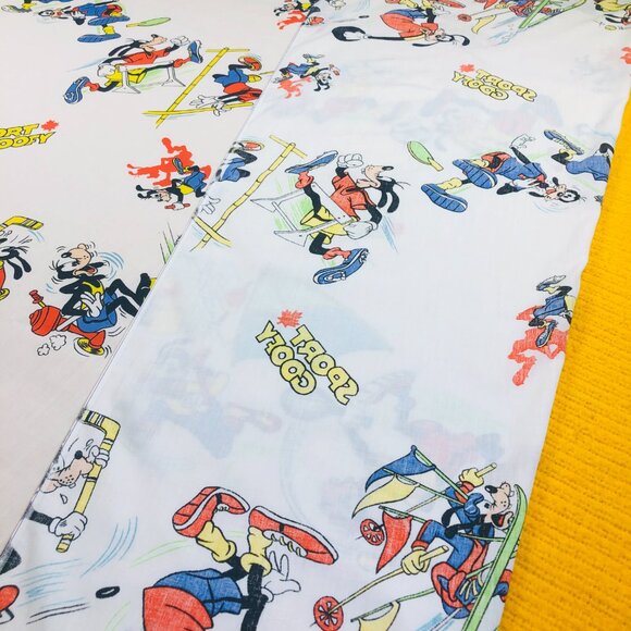 Vintage Sport Goofy TWIN Bed FLAT Top Sheet: Esmond Canada -Walt Disney Bedding - Picture 3 of 13